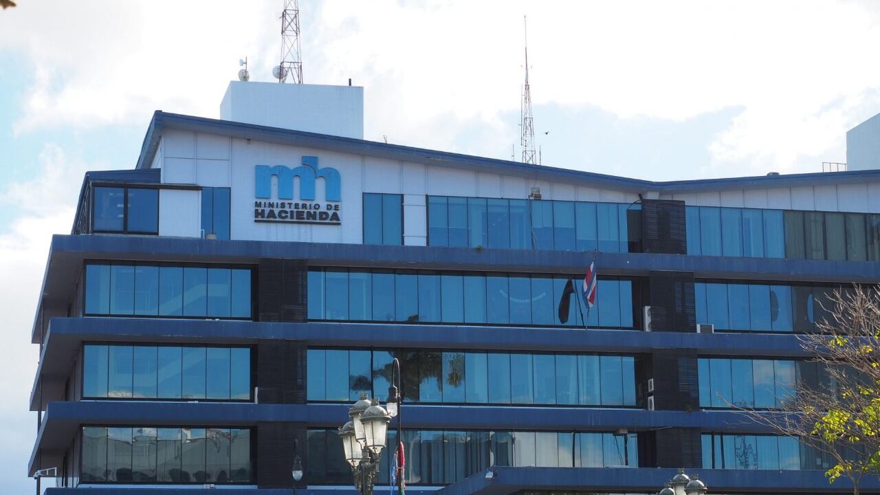 El Ministerio de Hacienda inició este lunes el depósito del aumento salarial para los empleados públicos registrados en el Sistema Integra I. Cortesía