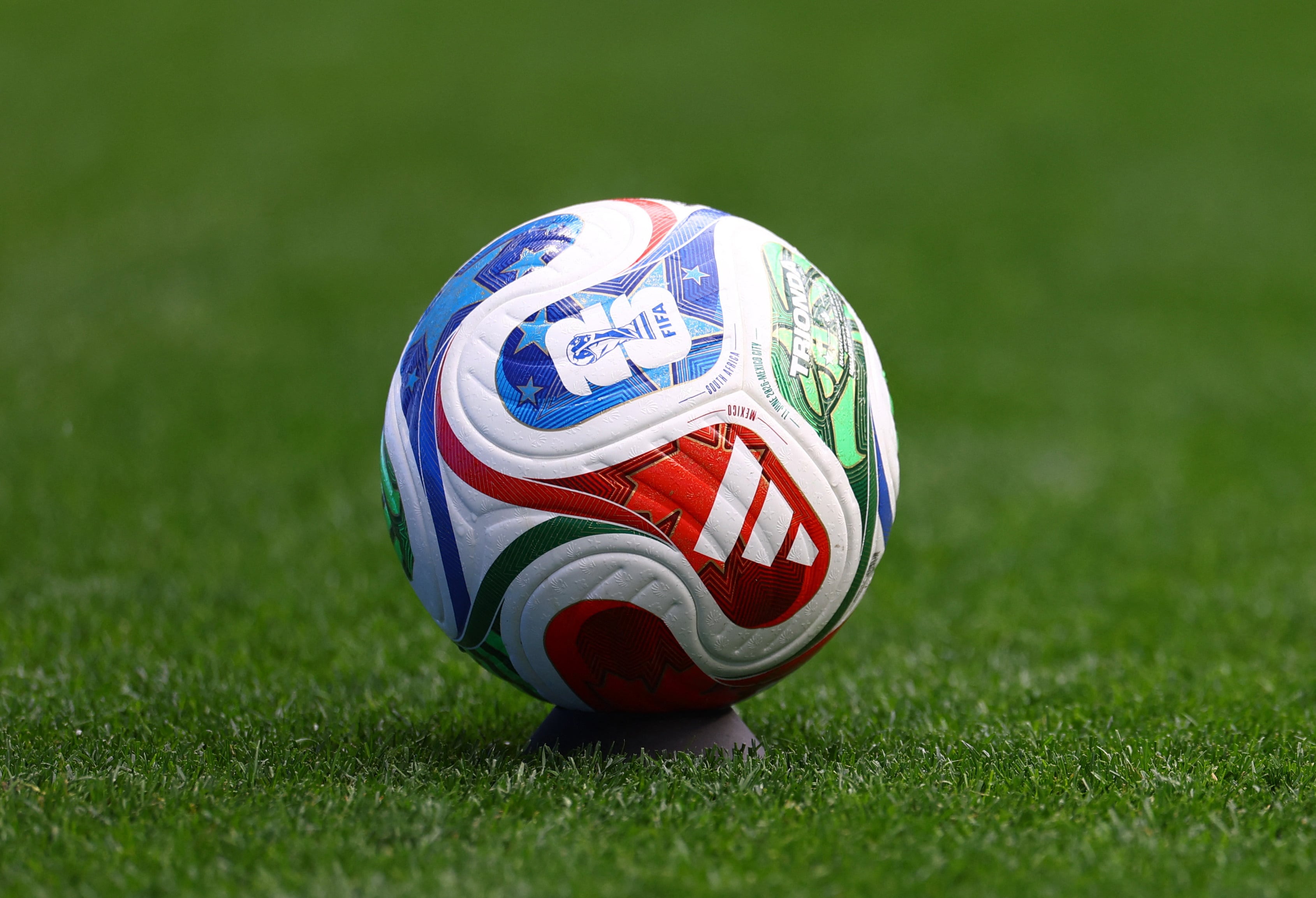 La FIFA diseñó el césped del Mundial 2026 para que los 16 estadios de Canadá, Estados Unidos y México ofrecieran condiciones de juego similares en 104 partidos (REUTERS/Hannah Mckay)