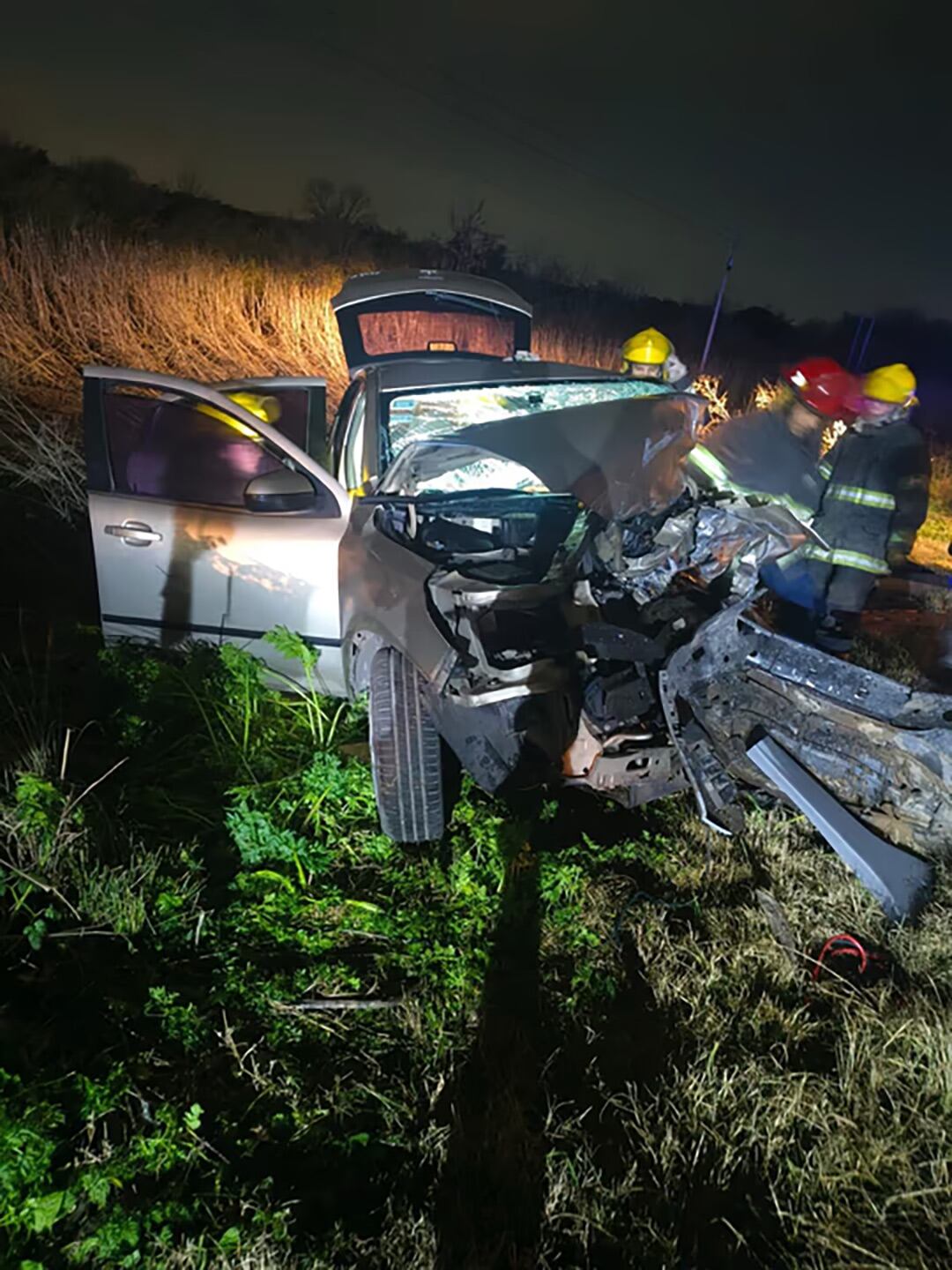 Los ocupantes del Citroën C4, un hombre de 30 años y una mujer de 37, sufrieron lesiones graves y fueron trasladados a los hospitales de Romero y Gonnet