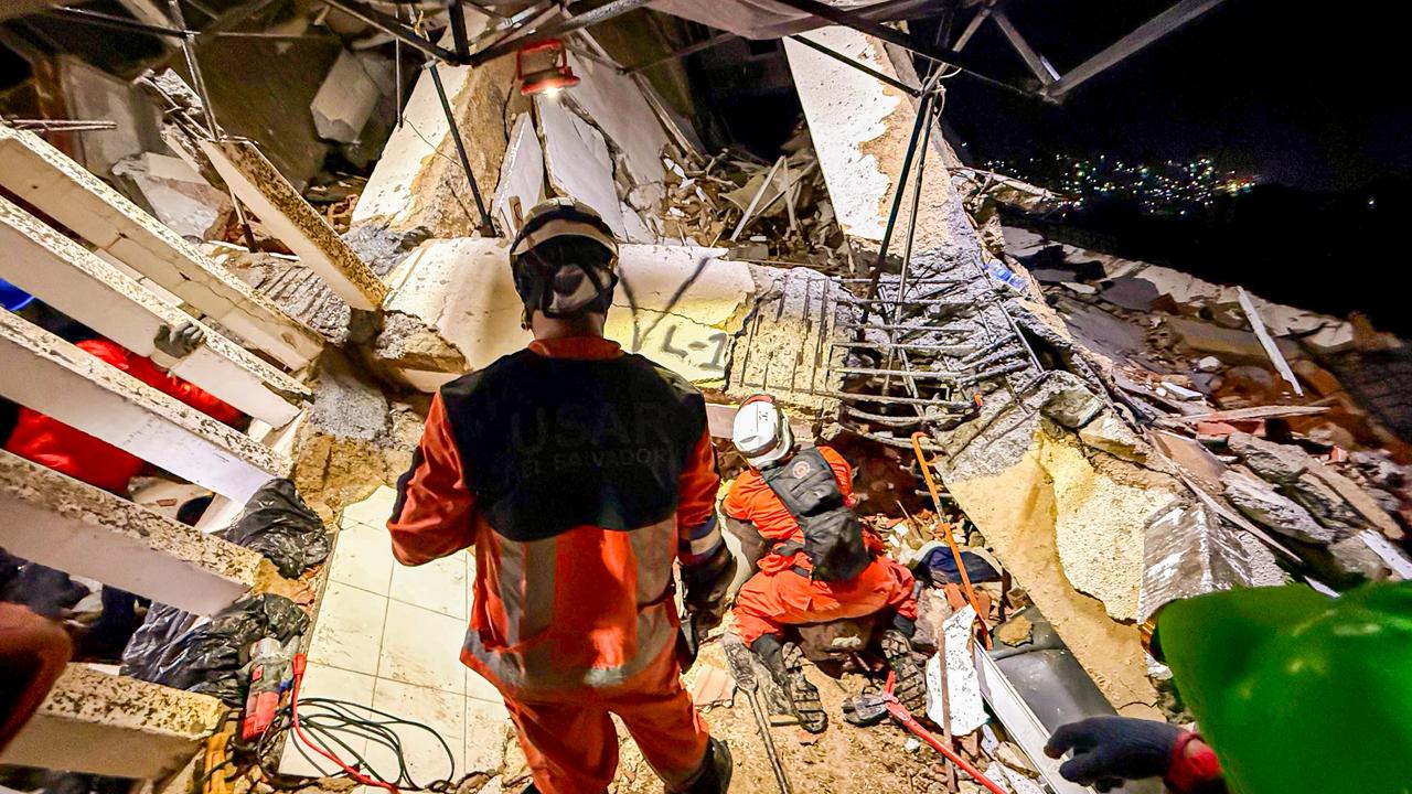 El grupo USAR de El Salvador rescató con vida a nueve personas en Venezuela tras los terremotos recientes. (Cortesía Secretaría de Prensa).
