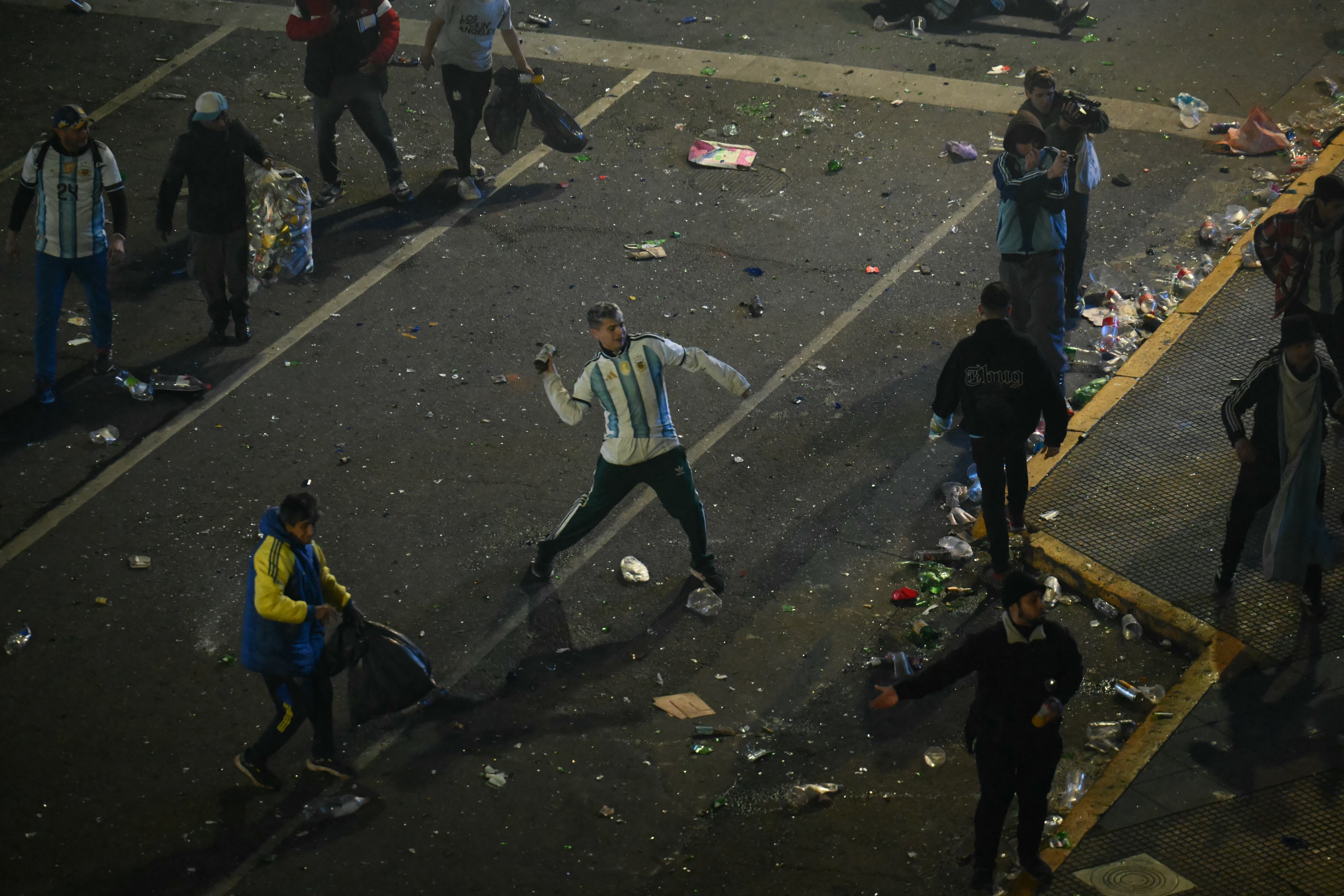 Al menos 12 detenidos (Photo by Luis ROBAYO / AFP)