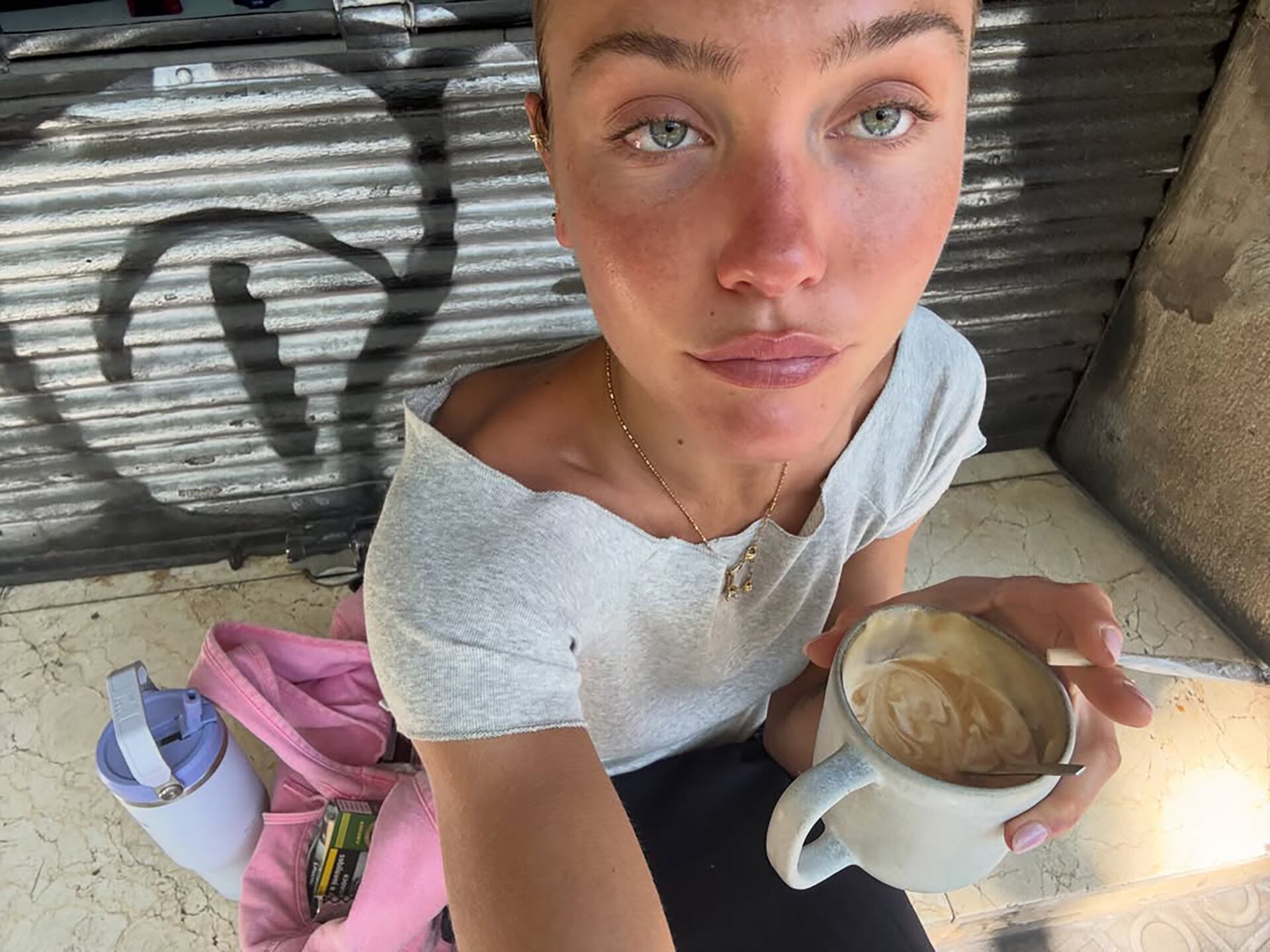 Sofía Solá afirmó que extraña Buenos Aires y que vivir sola en España le afecta por la falta de refugio y de planes