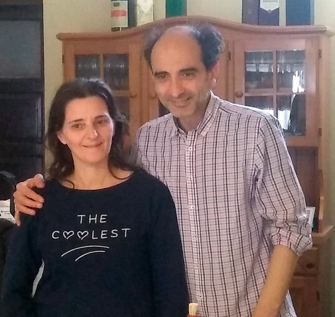 Sebastián Mazza junto a su esposa, Juliana Barquero, y madre de sus tres hijos, quien falleció producto del derrumbe