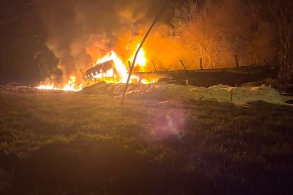 Tragedia en el Complejo Zárate-Brazo Largo: un camión que transportaba soda cáustica cayó del puente Urquiza, se incendió y murió su conductor