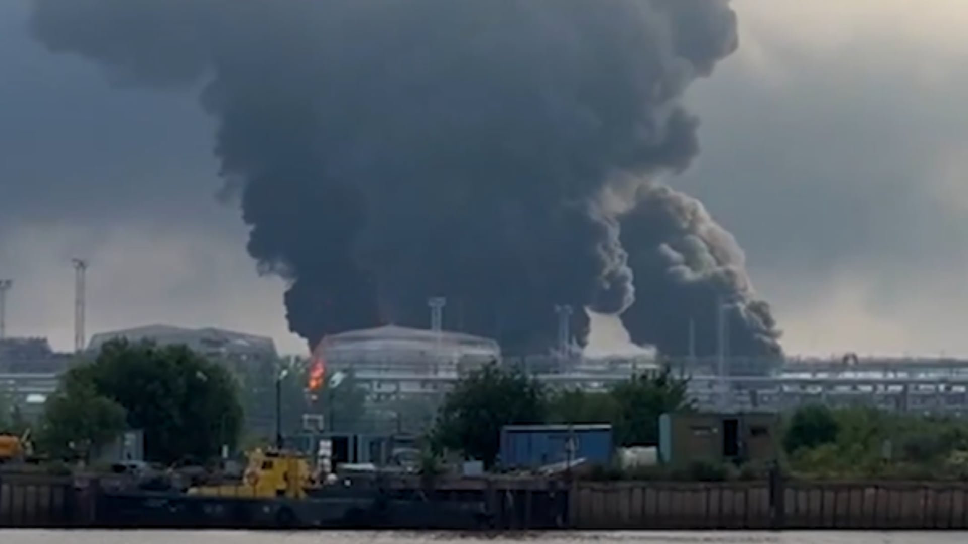 Ucrania bombardeó una terminal petrolera en San Petersburgo 