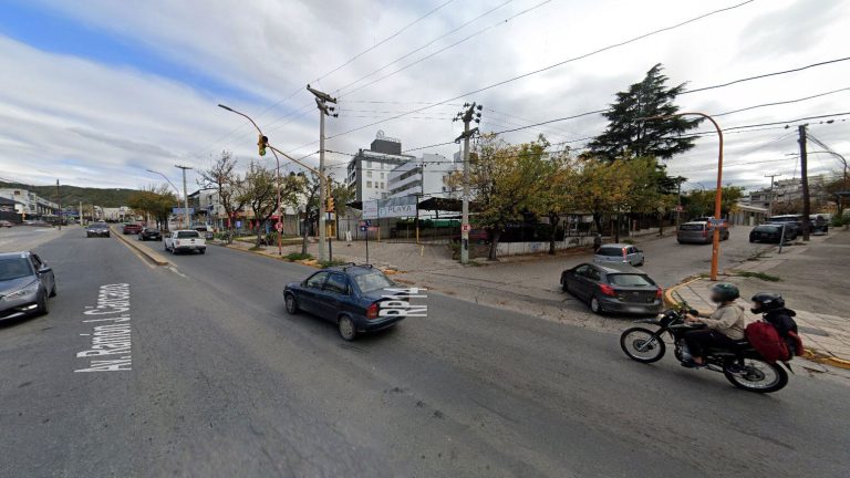 Un botellazo, una golpiza y tres detenidos: cómo evoluciona el adolescente atacado en Villa Carlos Paz