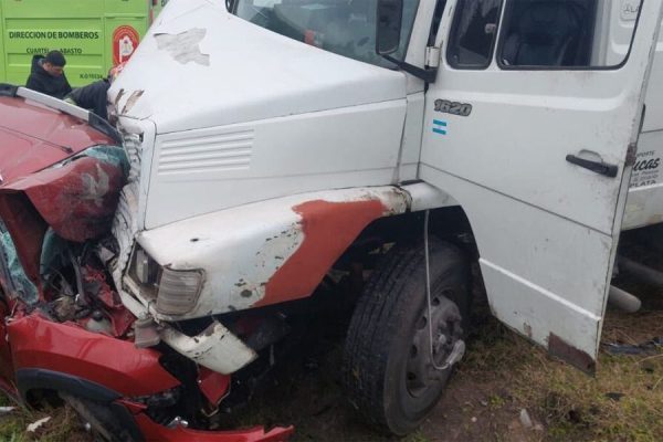 Un conductor a bordo de un Audi chocó y huyó en pleno centro de La Plata: buscan identificarlo a través de las cámaras