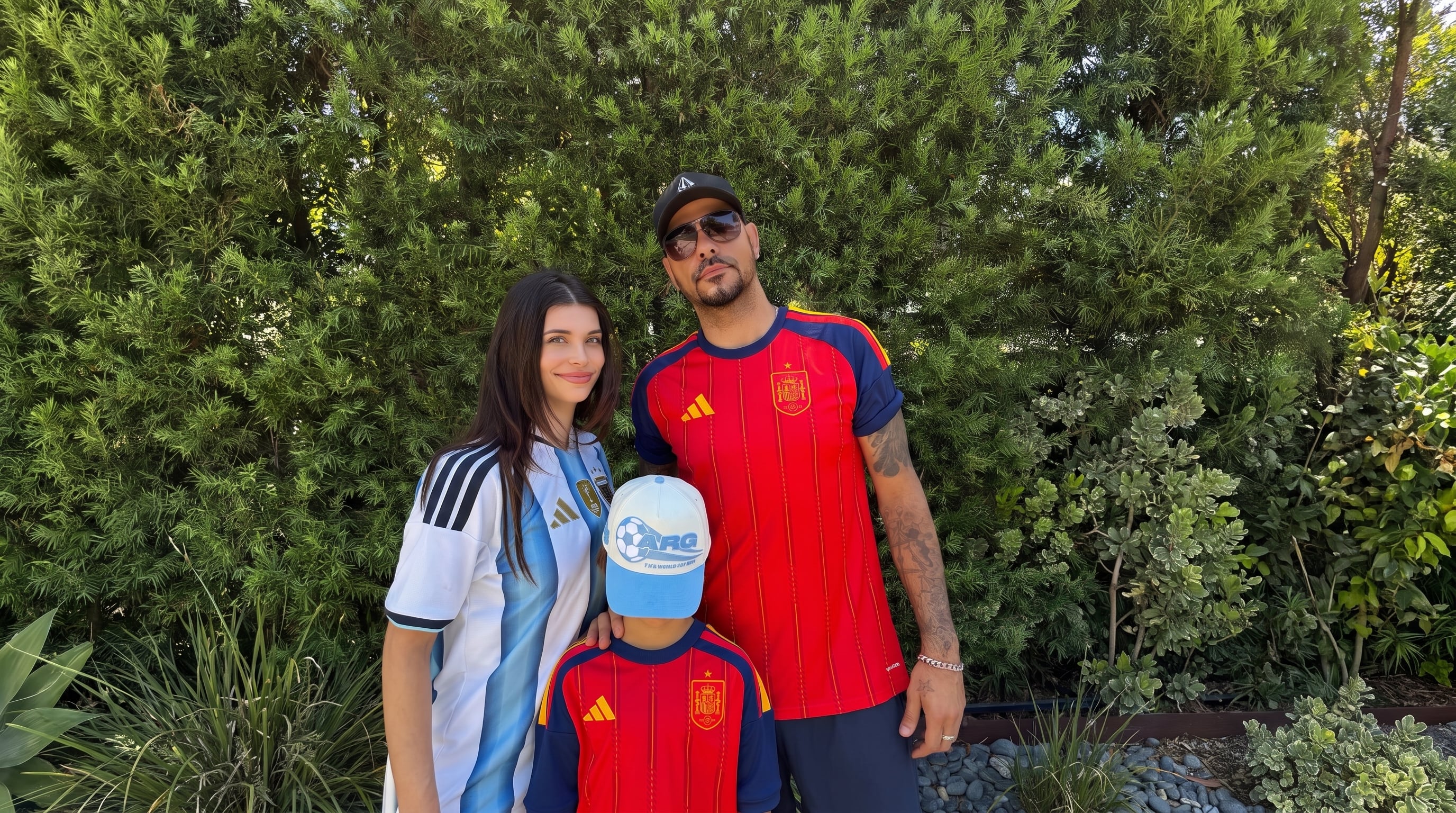 La actriz compartió el momento en que su hijo Cairo, fruto de su relación con Eduardo Cruz, celebró a la vez a la Selección argentina y a la española desde el primer minuto (Instagram)