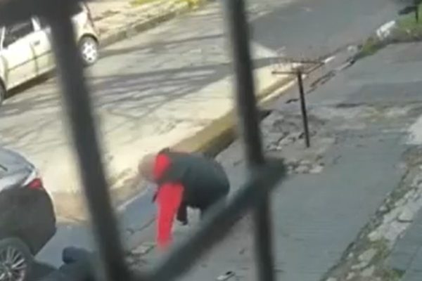 Un policía se defendió a los tiros de un intento de robo y mató a un motochorro en Avellaneda