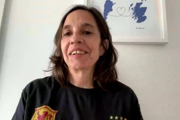 Vive en Escocia, está casada con un inglés y contó cómo se preparan para el partido entre Argentina e Inglaterra