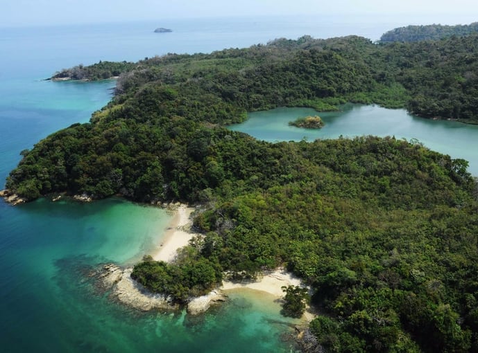 Autoridades ambientales de Panamá detectan sendas violaciones en Isla Contadora