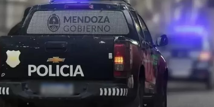 Borracha y con la licencia inhabilitada, chocó contra un patrullero en Mendoza