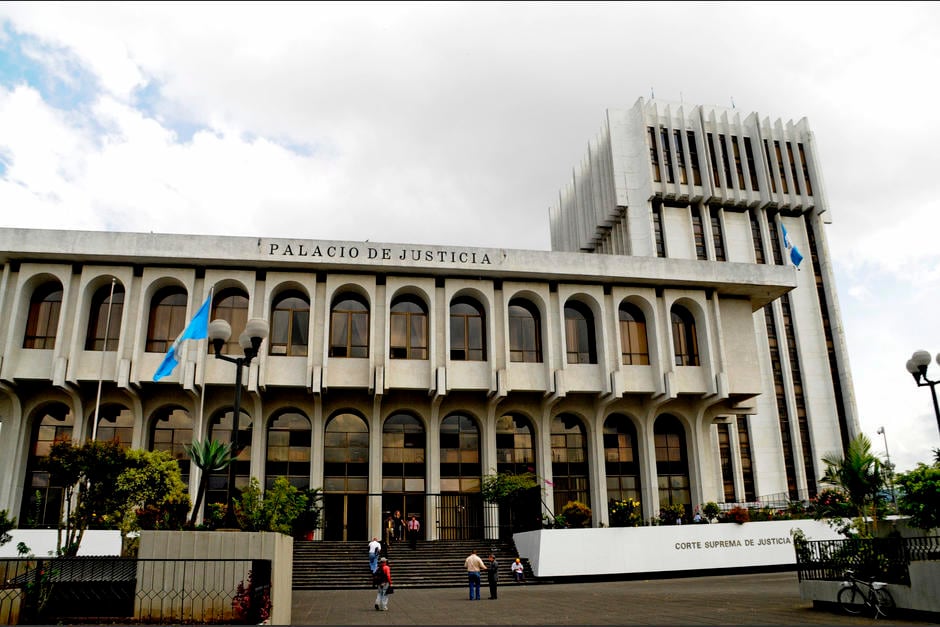 Detectaron un faltante de armas decomisadas en la armería del Organismo Judicial en Guatemala