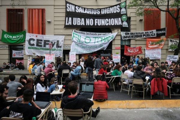 Docentes universitarios pararán por 48 horas ante la falta de cumplimento de la Ley de Financiamiento