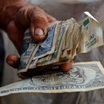El dólar vuelve a subir en Cuba y abre en 675 pesos en el mercado informal