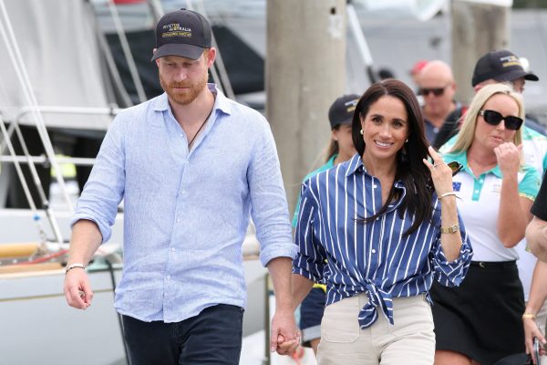 El príncipe Harry y su esposa Meghan podrían regresar a vivir al Reino Unido en las próximas semanas