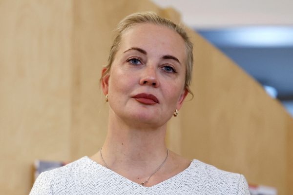 El único partido contra la invasión de Rusia en Ucrania busca aumentar su apoyo en medio de la persecución del Kremlin