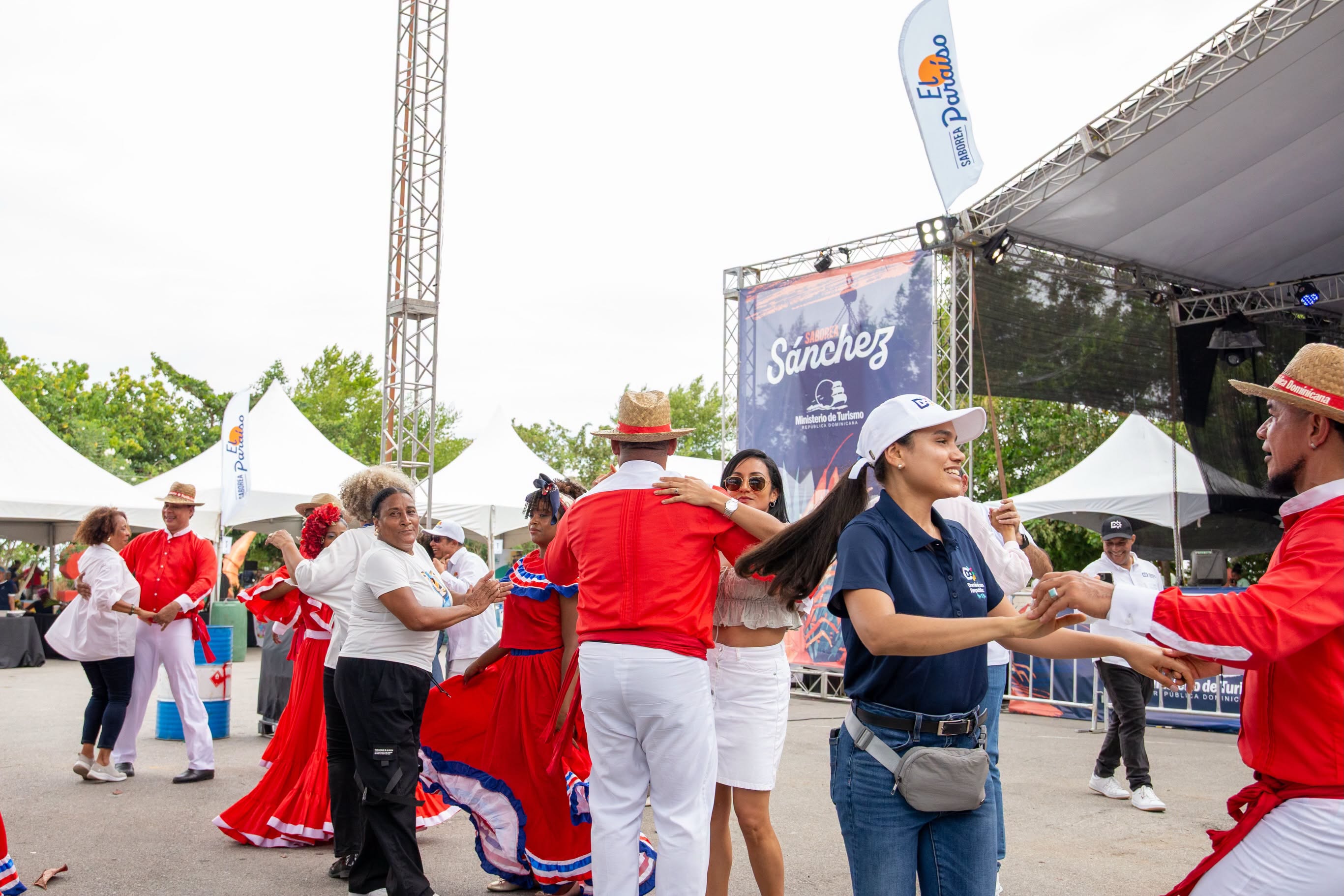 Con talleres, presentaciones de merengue típico, atabales y una feria artesanal, la iniciativa del Ministerio de Turismo apunta a integrar gastronomía y tradiciones, en un intento por ampliar el atractivo de la zona (Foto cortesía Ministerio de Turismo)