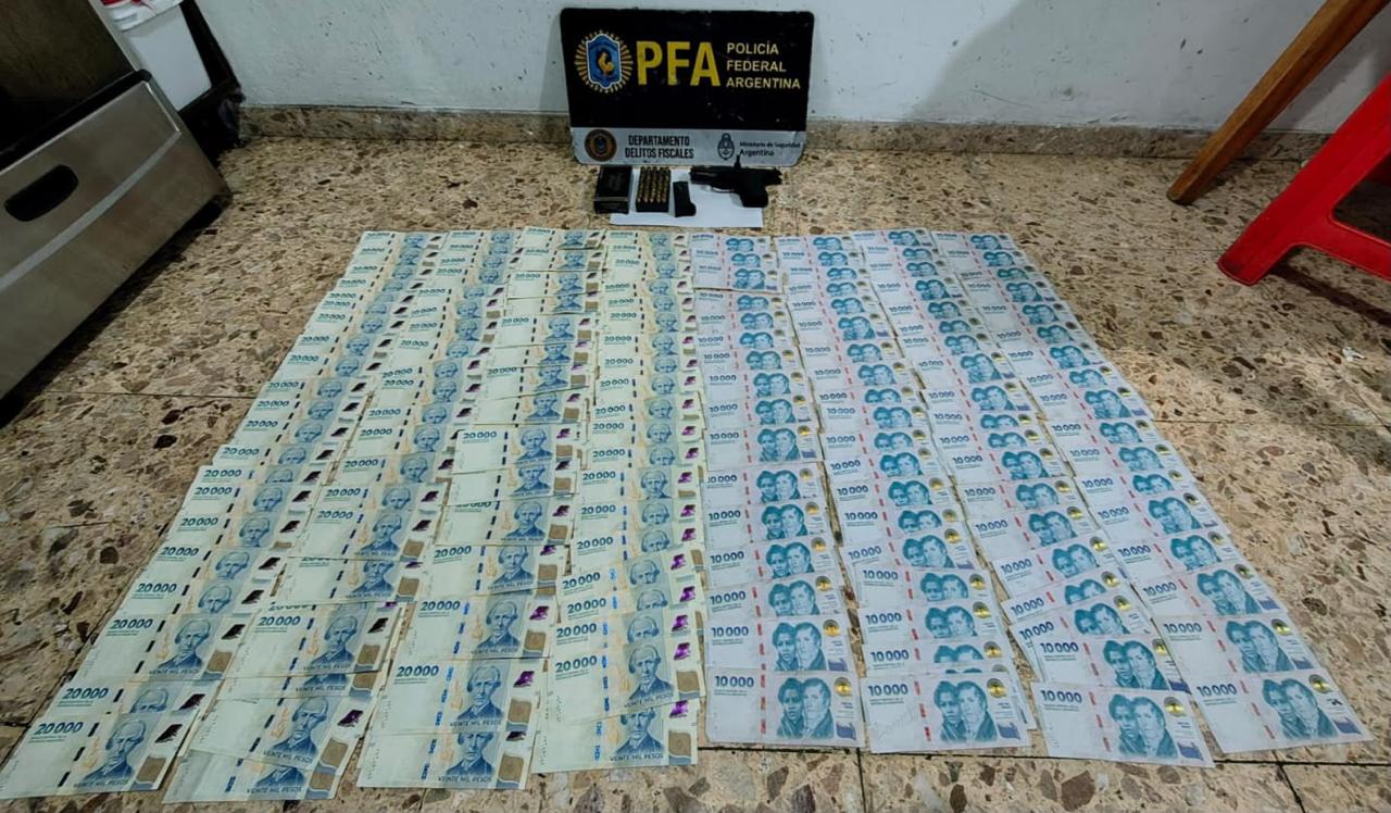 Escaneaban ojos y robaban datos: la maniobra detrás de los $27 mil millones lavados por una red criminal
