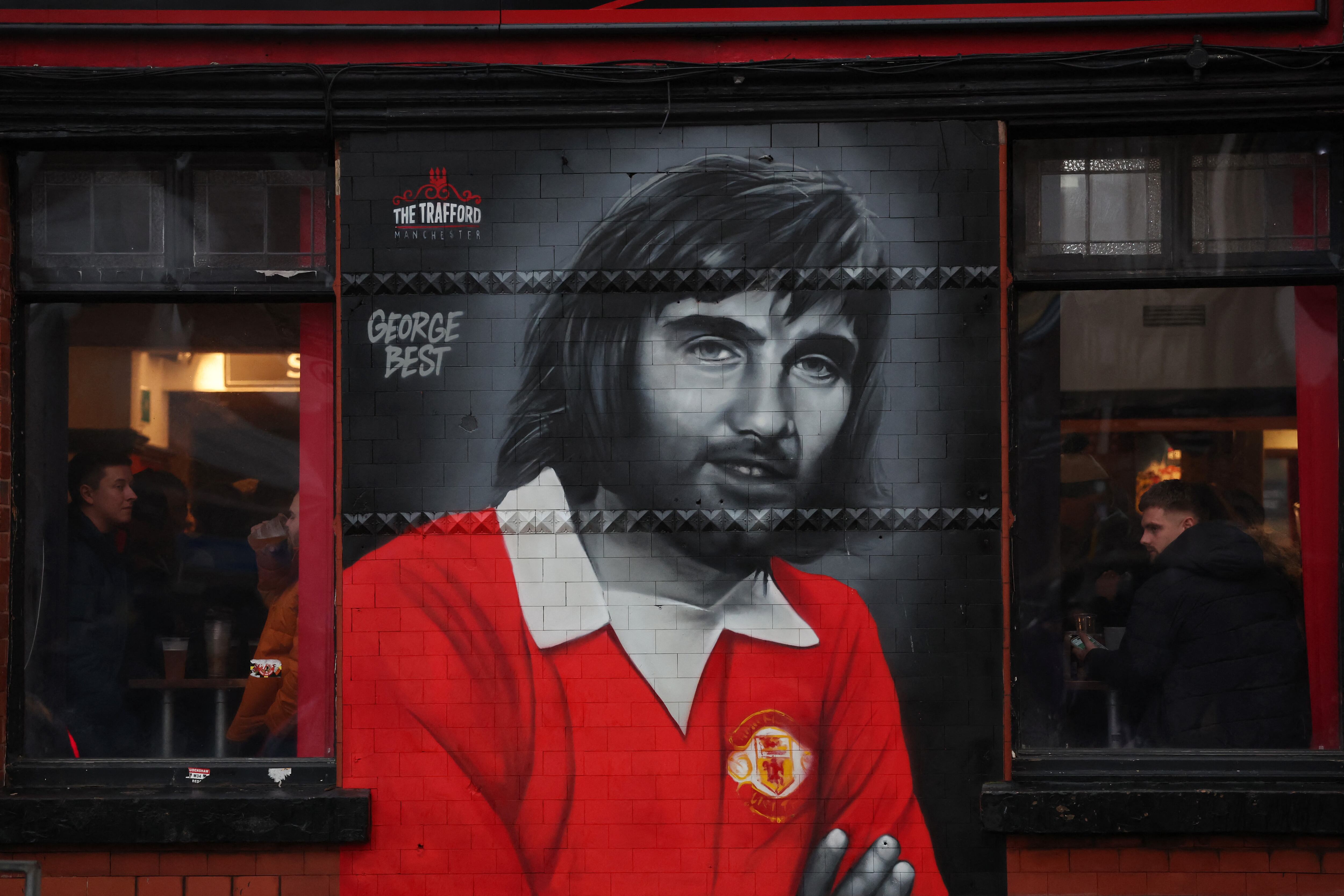 Mural con la imagen de George Best en Manchester (REUTERS/Scott Heppell)