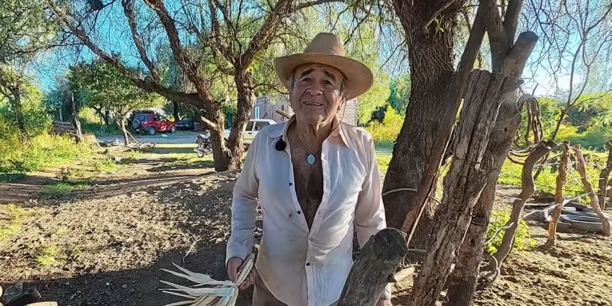 “Hay que aprovechar la tierra para producir alimentos sanos”: tiene 67 años y vive una vida plena en el corazón del monte cordobés
