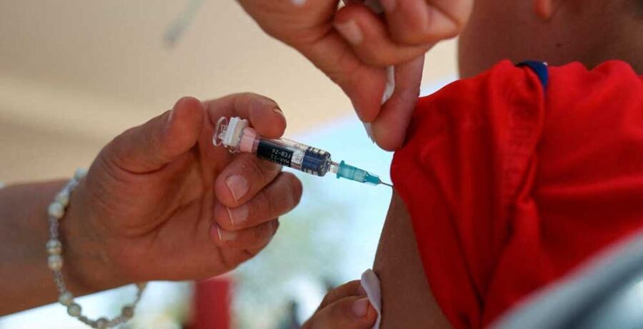 Honduras mantiene un esquema nacional de 24 vacunas gratuitas a través de la Secretaría de Salud, el IHSS y brigadas casa por casa.