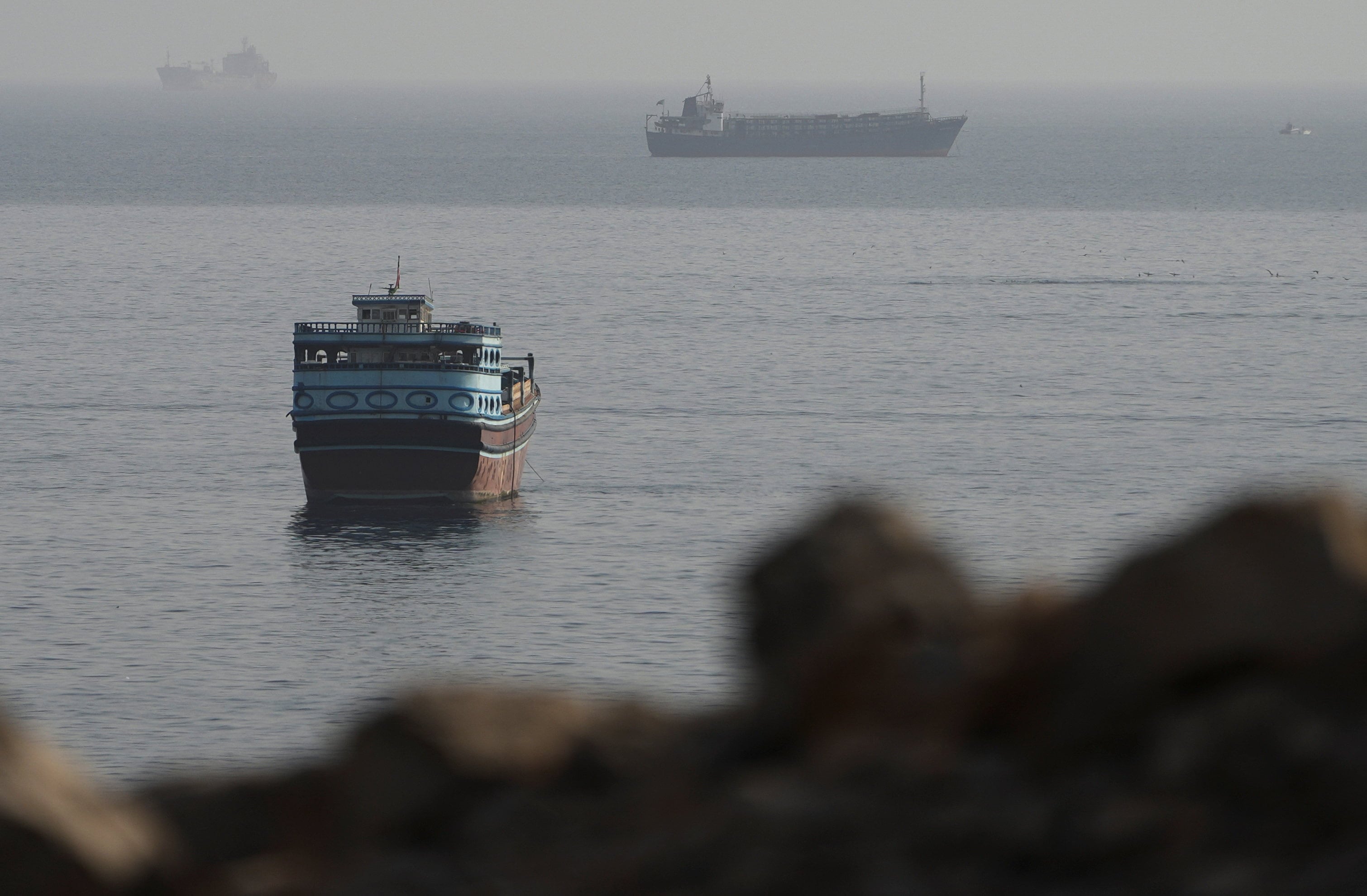 La agencia marítima británica informó que un proyectil impactó contra un buque frente a las costas de Omán (REUTERS/Stringer)