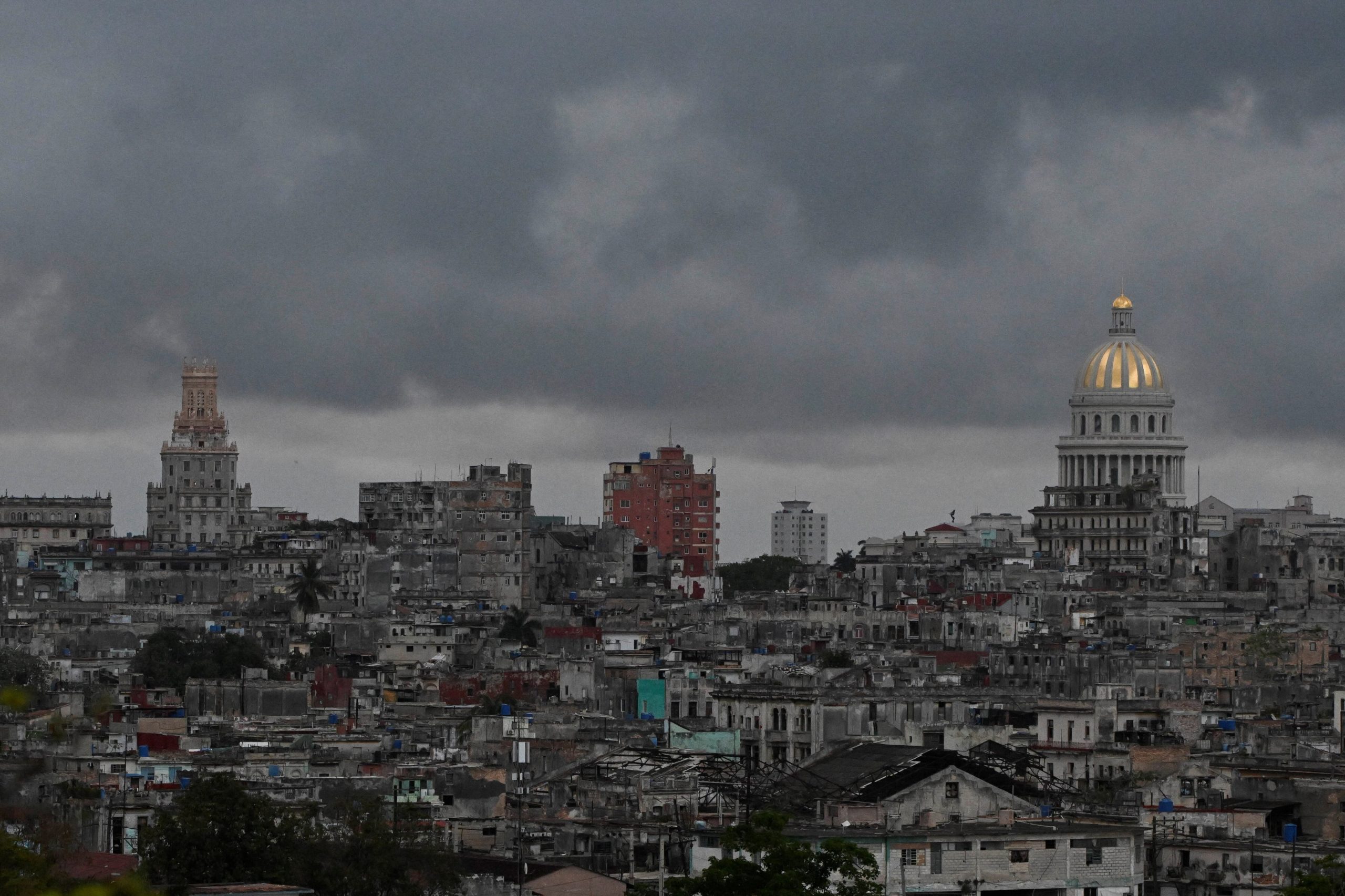 La crisis energética en Cuba deja hasta el 72% del país sin electricidad este viernes