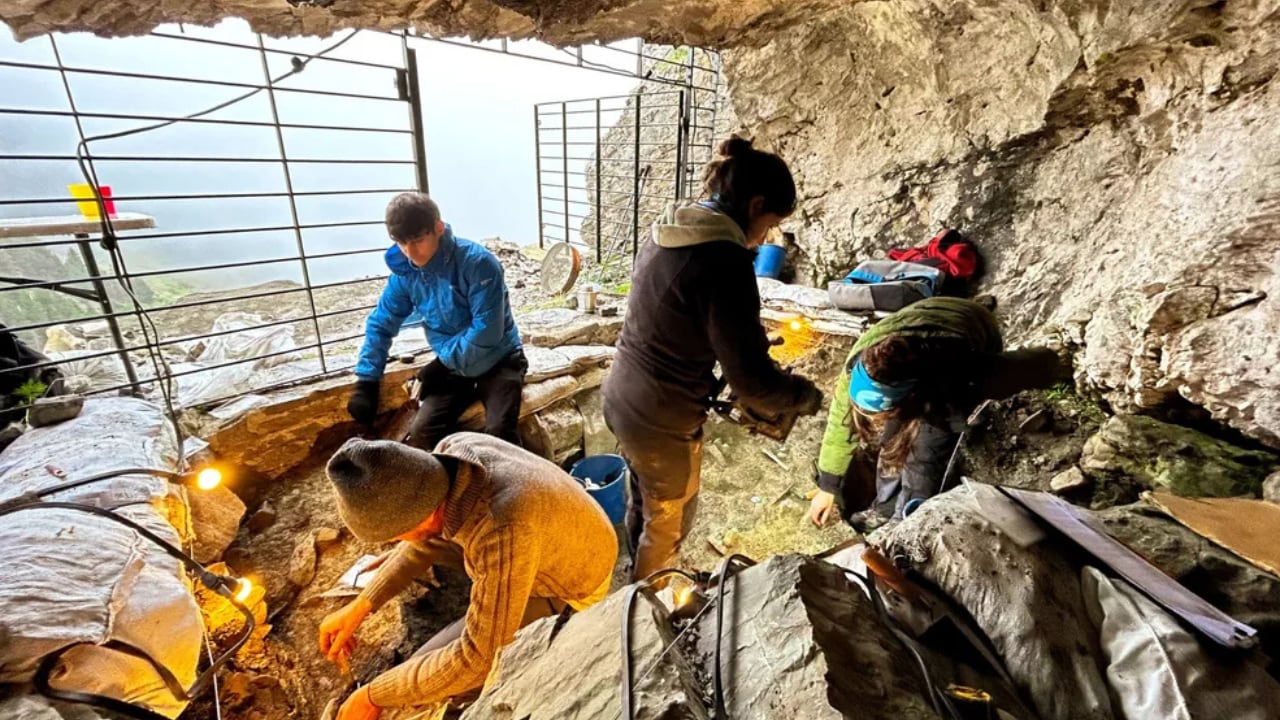 La sorprendente historia oculta bajo la nieve: hallan 10.000 años de ocupación humana en los Pirineos