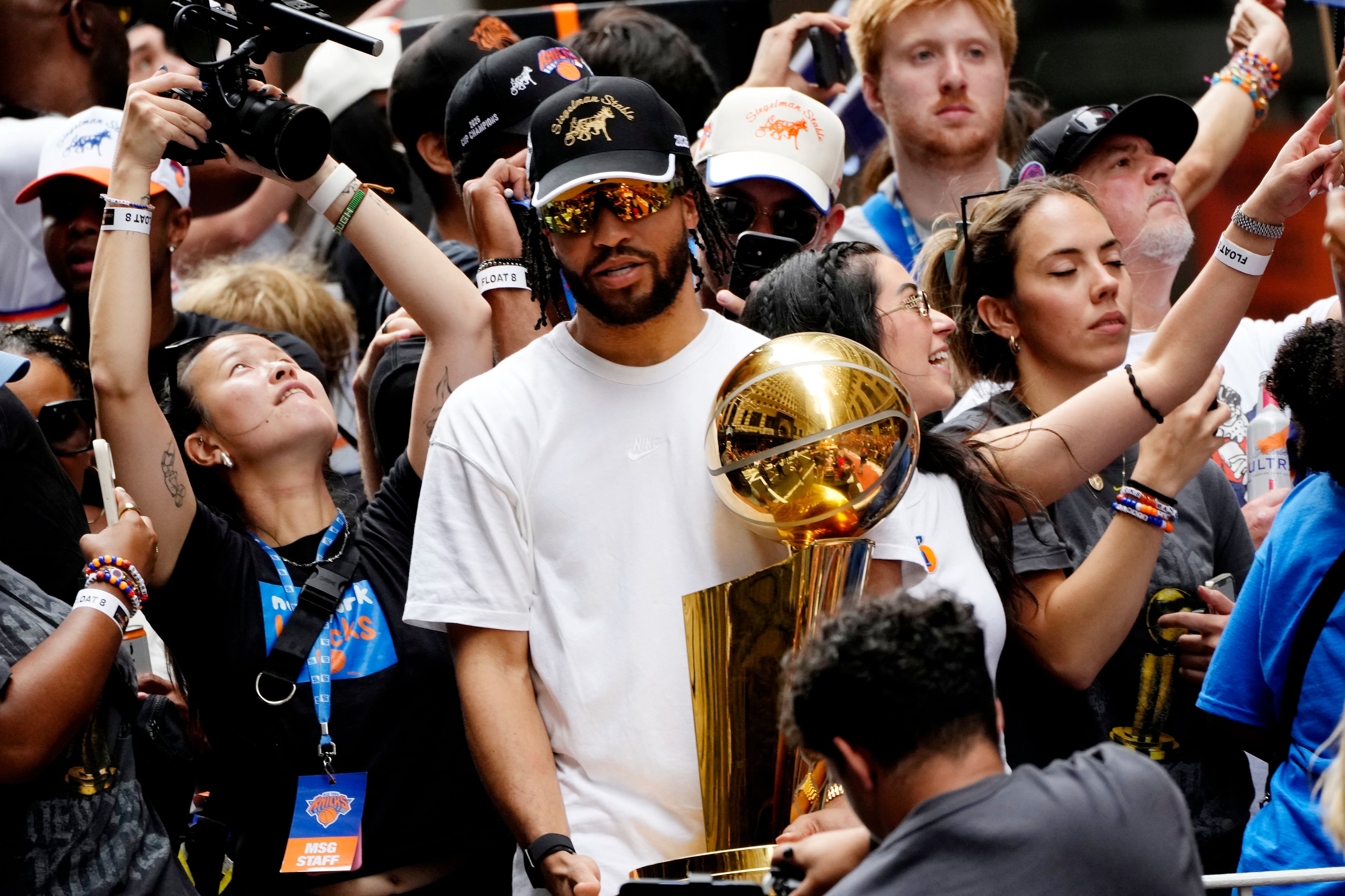 Jalen Brunson resignó dinero en su contrato y les dio a los New York Knicks margen para reforzar el plantel campeón (REUTERS/Eduardo Munoz)