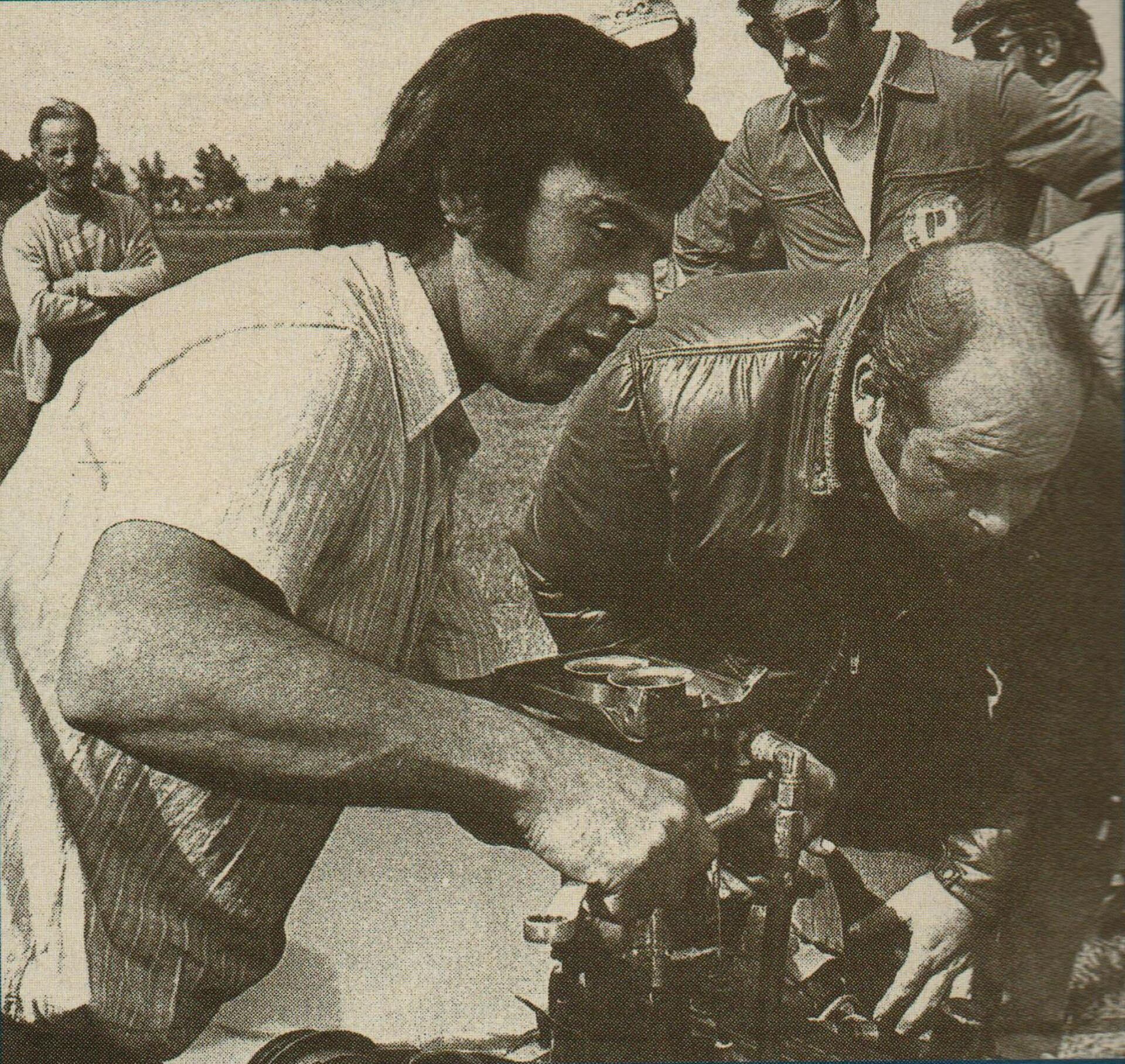 Jorge Pedersoli y Omar Wilke atendiendo el 