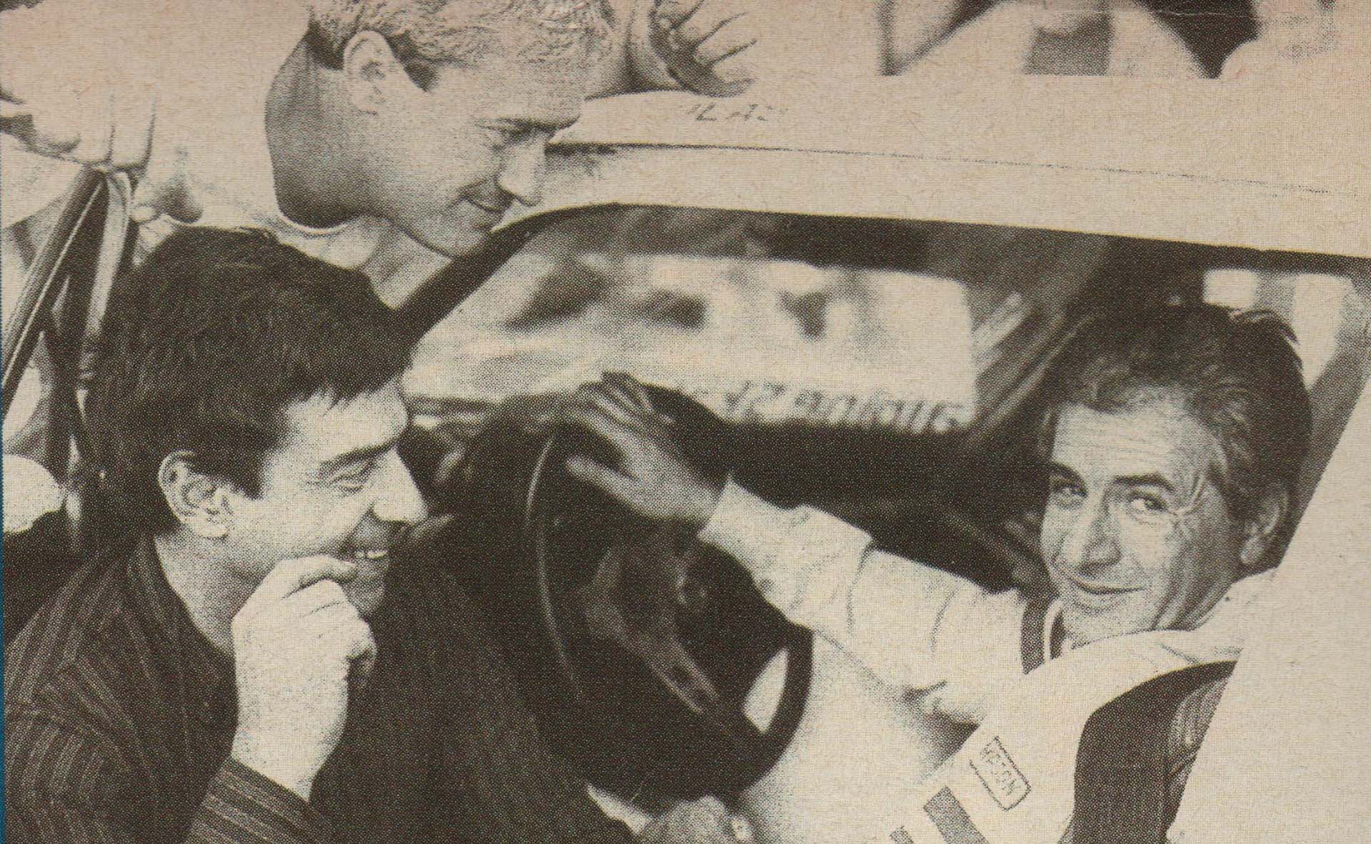 Jorge Pedersoli sonríe y lo mira a Roberto Mouras, el hijo varón que no tuvo (Archivo CORSA)