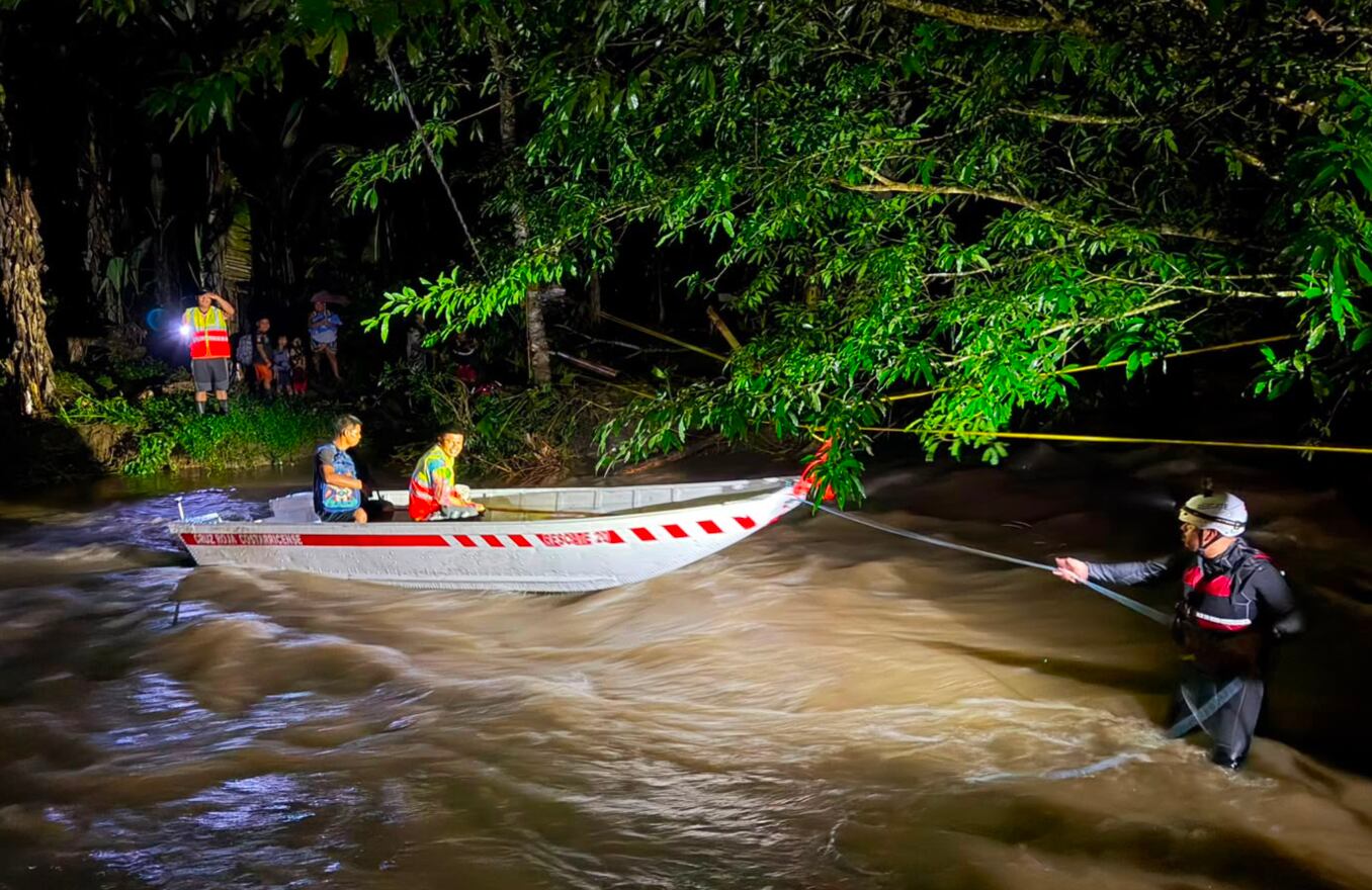 Más de 5,500 familias recibieron ayuda tras inundaciones en Costa Rica: onda tropical 35 llegaría el fin de semana