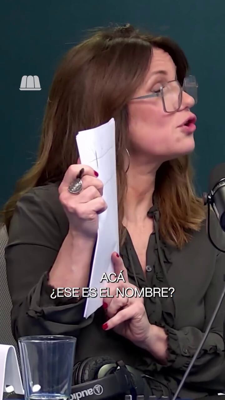 Nancy Dupláa mostró su habilidad con la taquigrafía (Industria nacional, Gelatina)