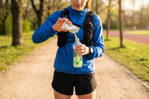 No solo es agua: 4 bebidas que mejoran la hidratación, según especialistas