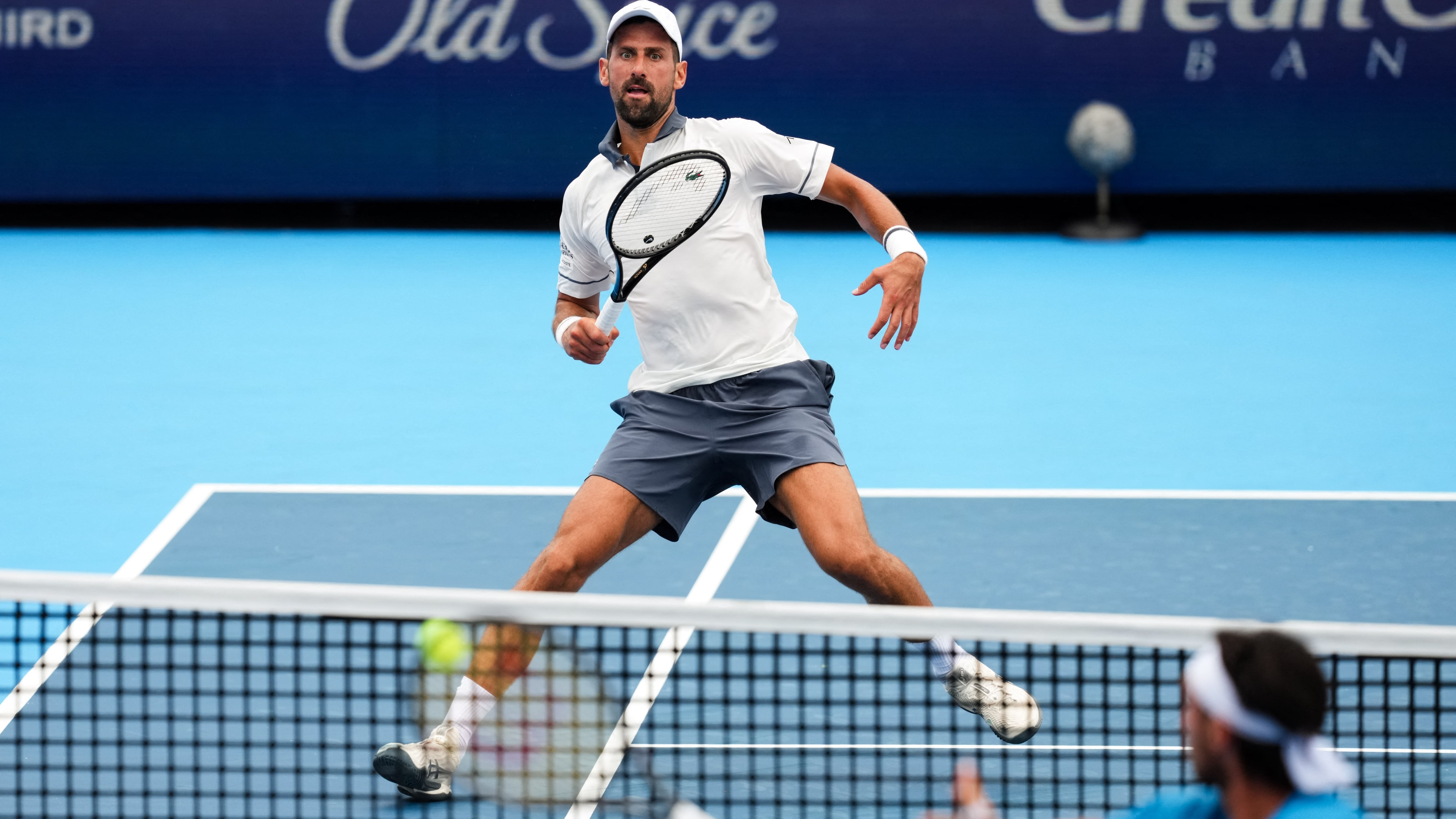 Thiago Tirante se impuso ante Novak Djokovic por 2-6, 6-4 y 6-4 (Crédito: Reuters)