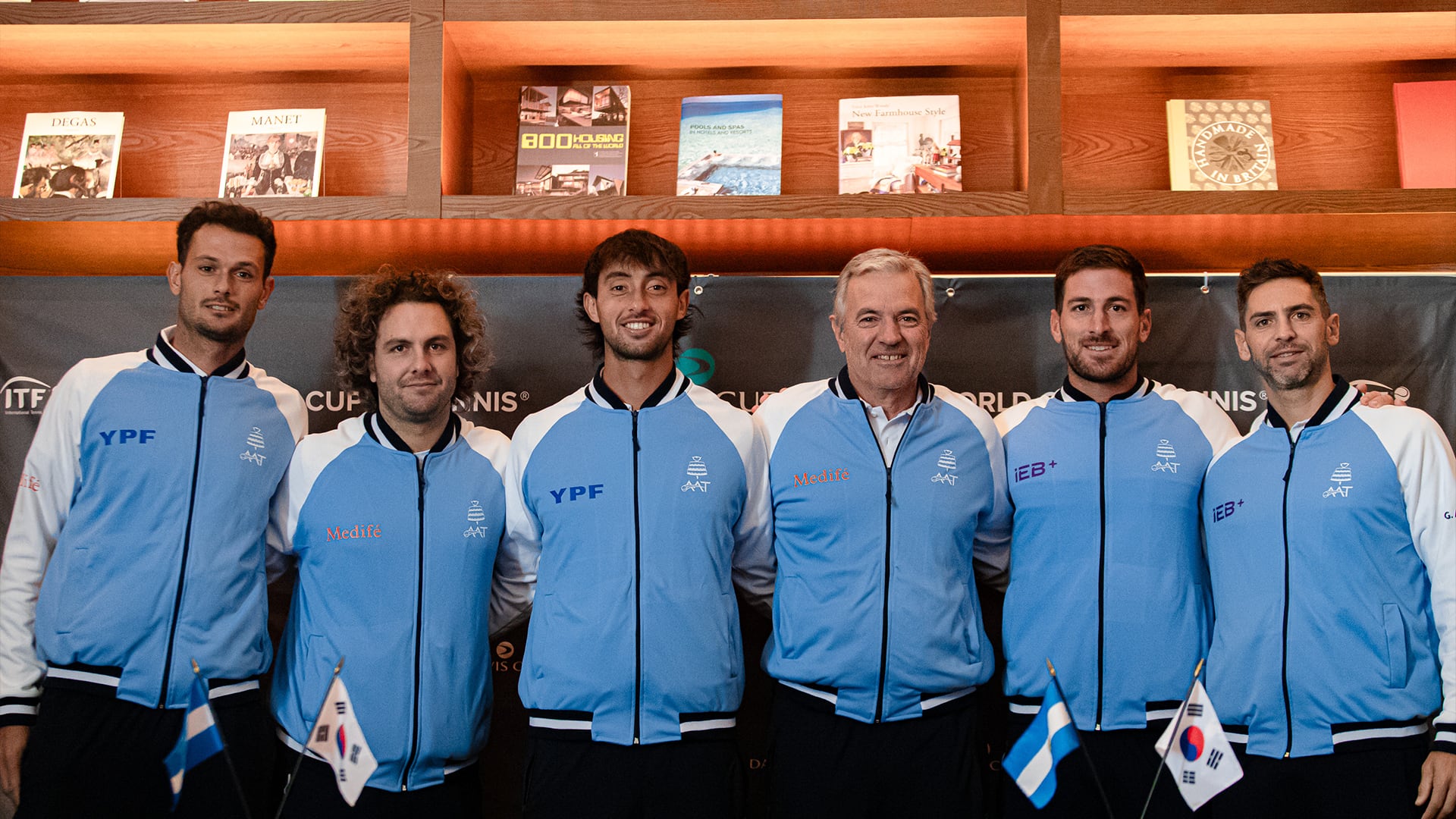 Juan Pablo Ficovich, Marco Trungelliti, Thiago Tirante, Javier Frana, Federico Gómez y Guido Andreozzi, durante la serie de Copa Davis ante Corea del Sur, en Busan