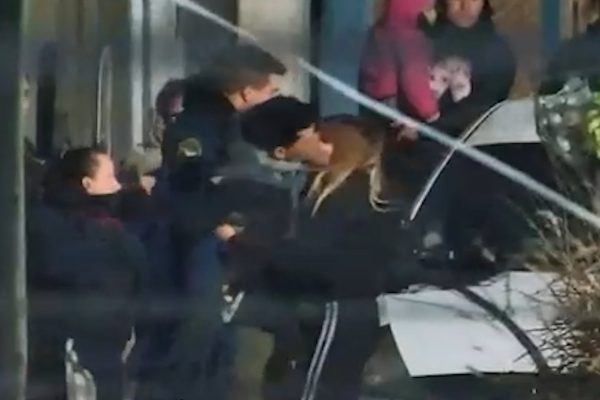 Vendía drogas en su casa, lo detuvieron y su novia corrió a besarlo: la historia detrás del operativo “Romeo y Julieta”