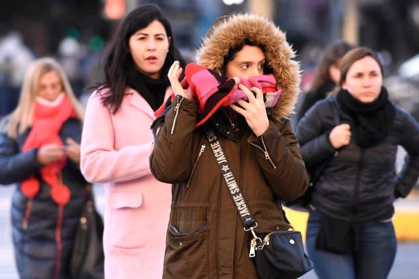 Vuelve el sol, pero acompañado por el frío polar: cómo estará el clima durante el fin de semana en el AMBA