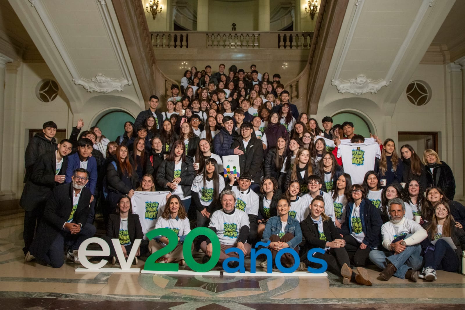 Alumnos porteños presentaron en la Legislatura iniciativas para combatir el avance del alcohol y las apuestas online entre adolescentes