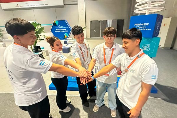 Cinco alumnos de escuelas técnicas y Centros de Formación Profesional porteños representan al país en el Mundial de los Oficios