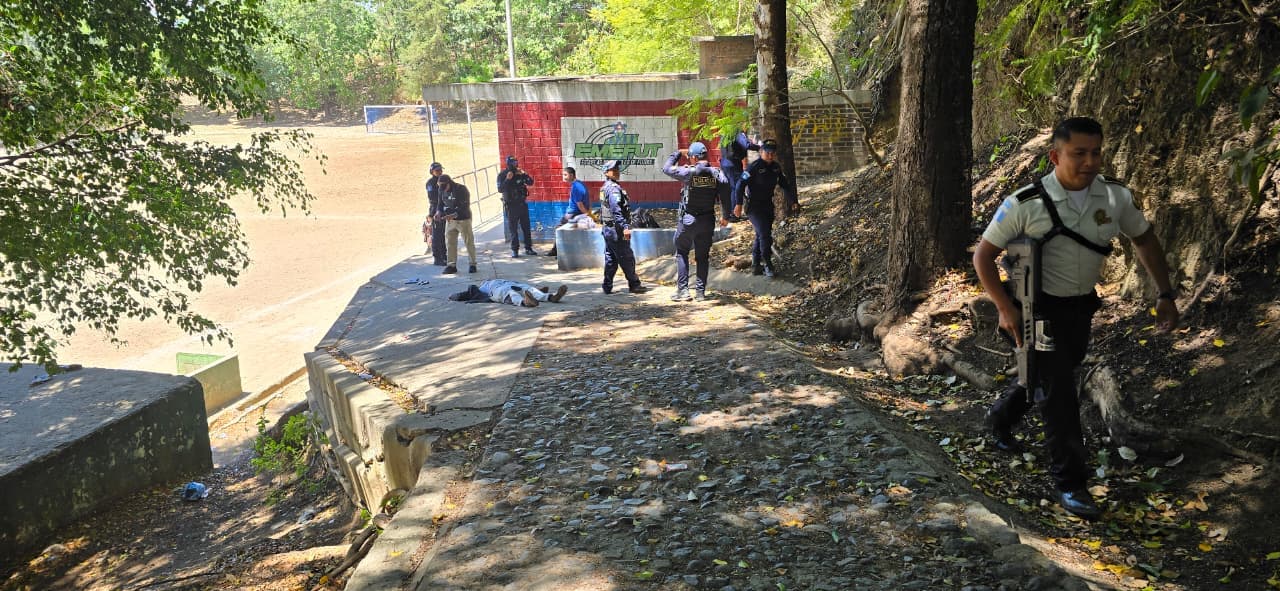 Confesó “por eso hice esto” tras ser detenido por el ataque que mató a su expareja en la Ciudad de Guatemala