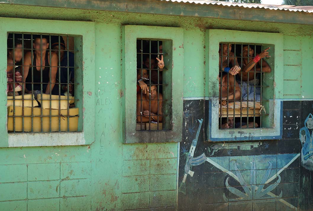Los 21 directores de centros penitenciarios serán trasladados y deberán encontrarse en sus nuevos establecimientos dentro de ocho días, según anunciaron las autoridades. Fuente: UCR