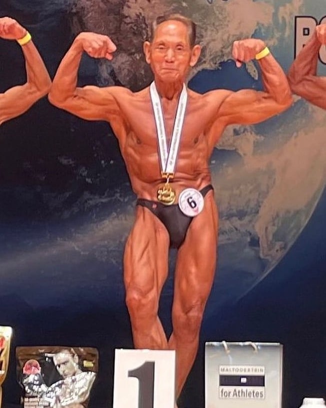 A los 90 años, el japonés adapta sus entrenamientos con más días de descanso para cada grupo muscular 