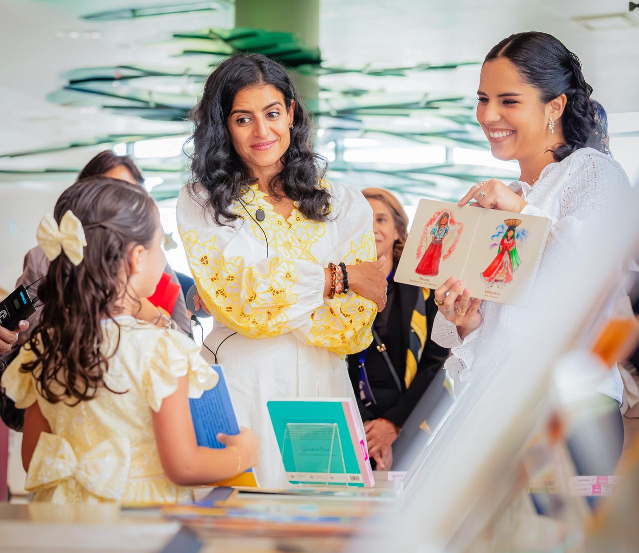 Gabriela de Bukele recibió a la secretaria general de ONU Turismo, Shaikha Al Nuwais, previo a las actividades del Día Mundial del Turismo 2026. (Cortesía: Secretaría de Prensa)