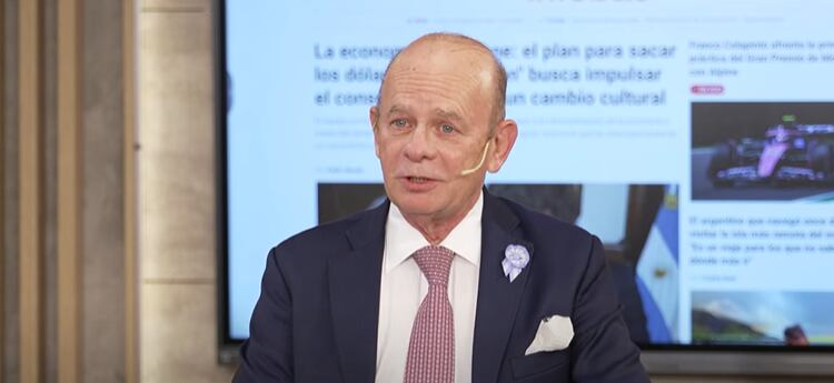 César Litvin advirtió que la carrera de una figura pública atraviesa etapas económicas con distintos niveles de ingresos