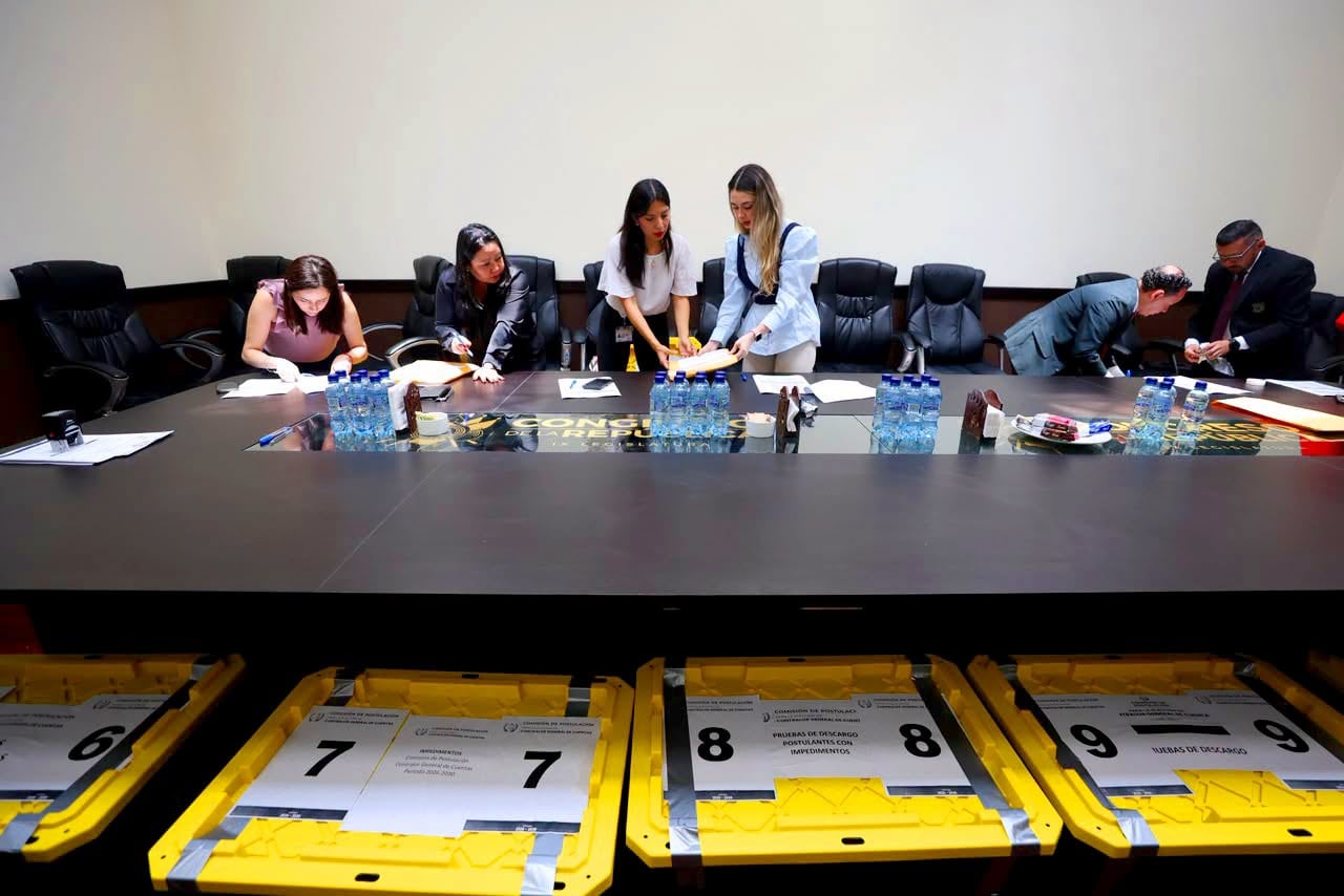El Congreso de Guatemala recibe la nómina de seis aspirantes a contralor general para el período 2026-2030
