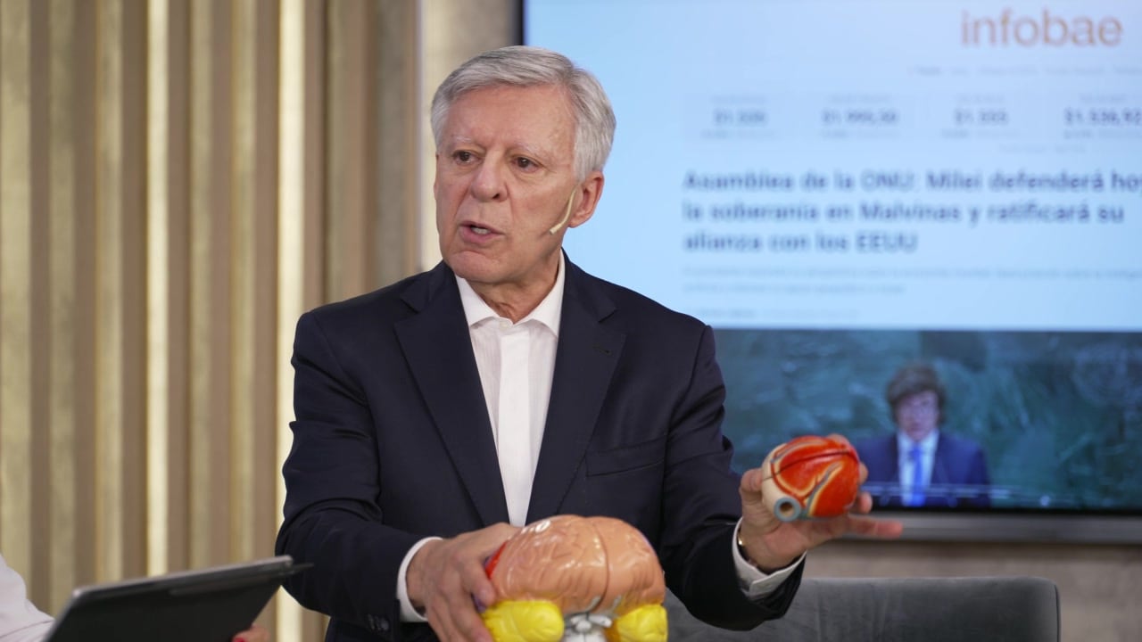 El médico propuso controlar la presión arterial, la diabetes, el colesterol, los lípidos, la obesidad y evitar el consumo de cigarrillos para cuidar el cerebro
