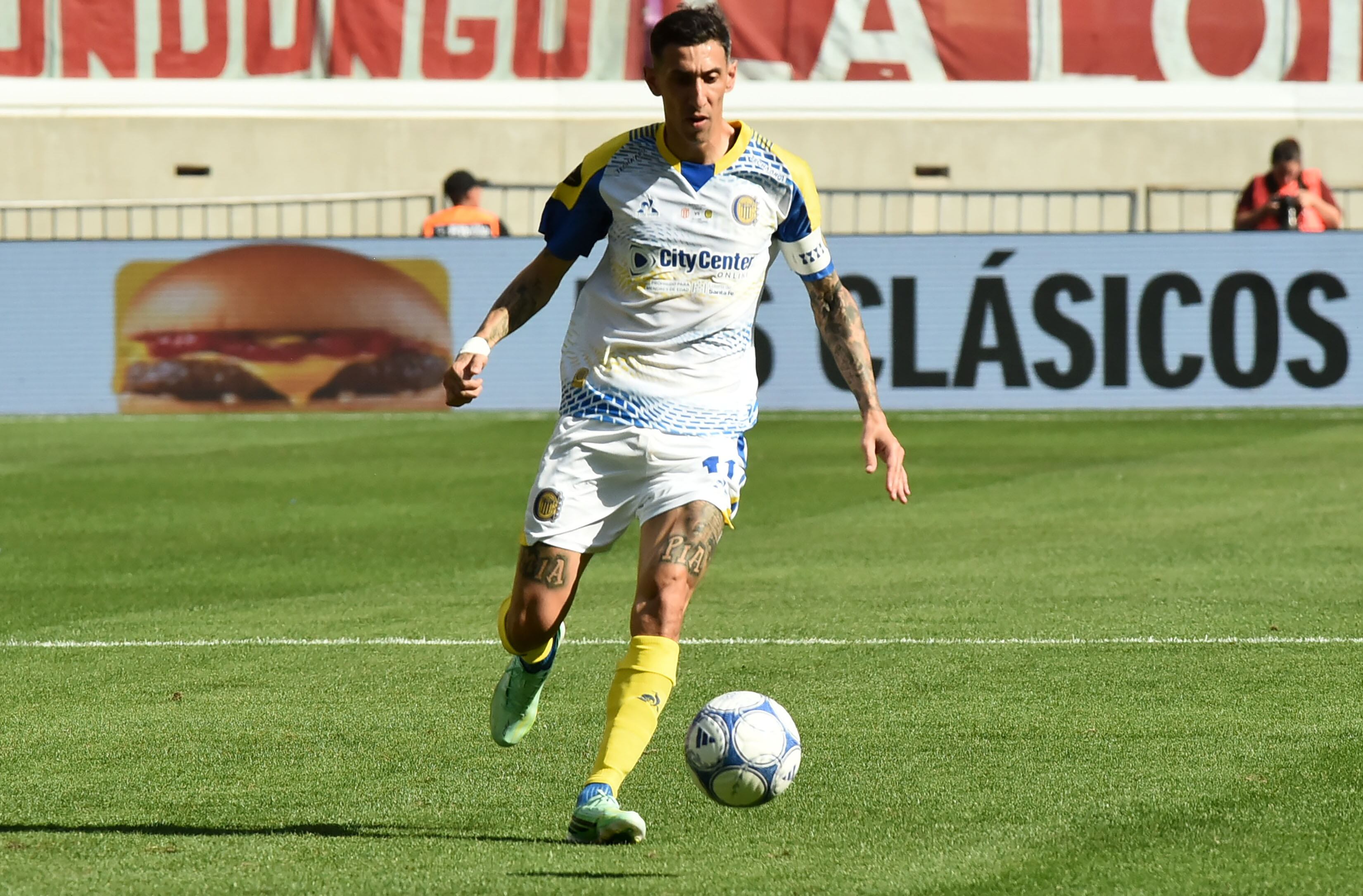 Ángel Di María convirtió un doblete para Central ante Estudiantes (Foto: FOTOBAIRES)