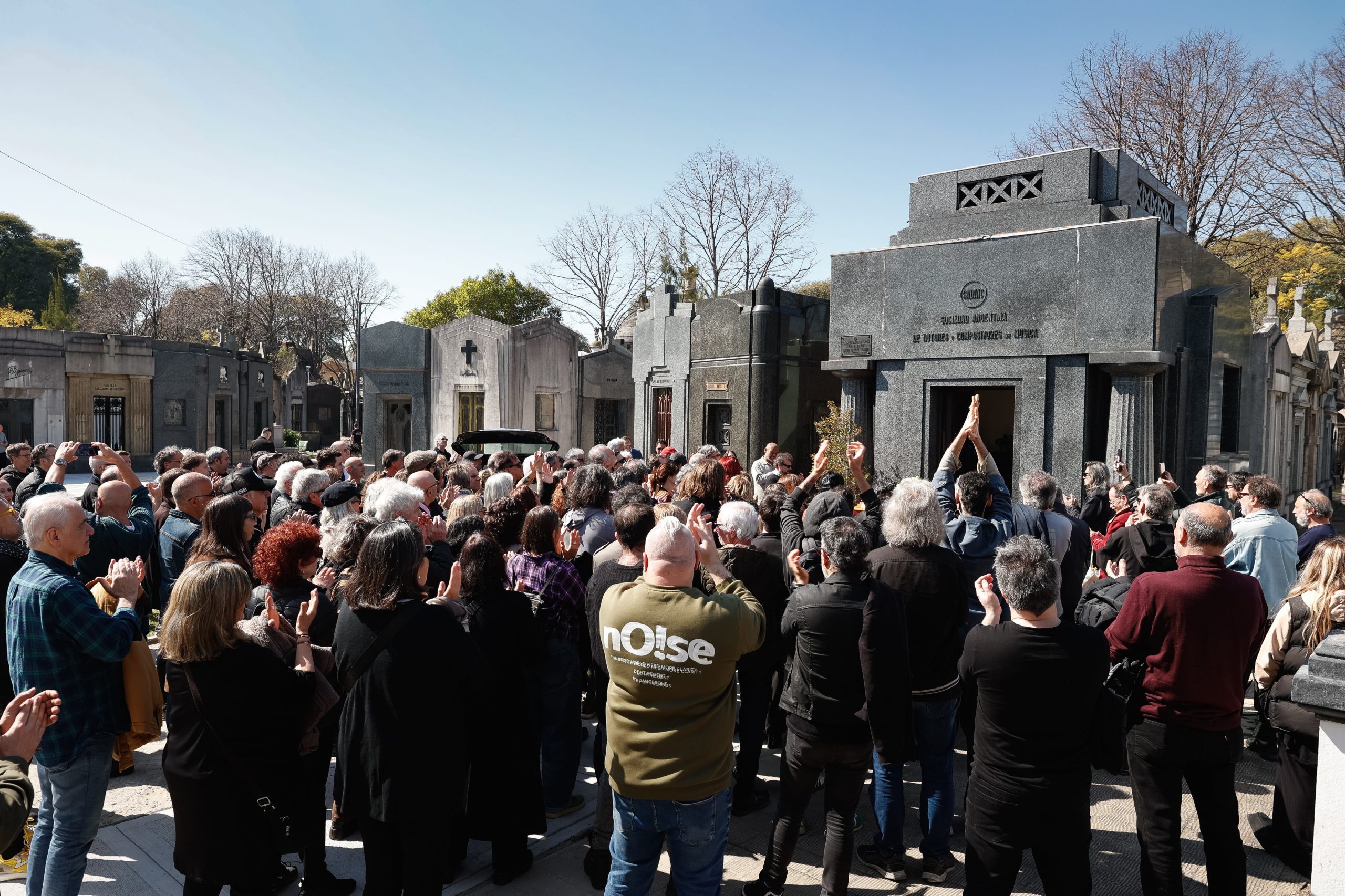 El último adiós a Miguel Zavaleta: familiares y amigos del rock se reunieron para despedir al cantante